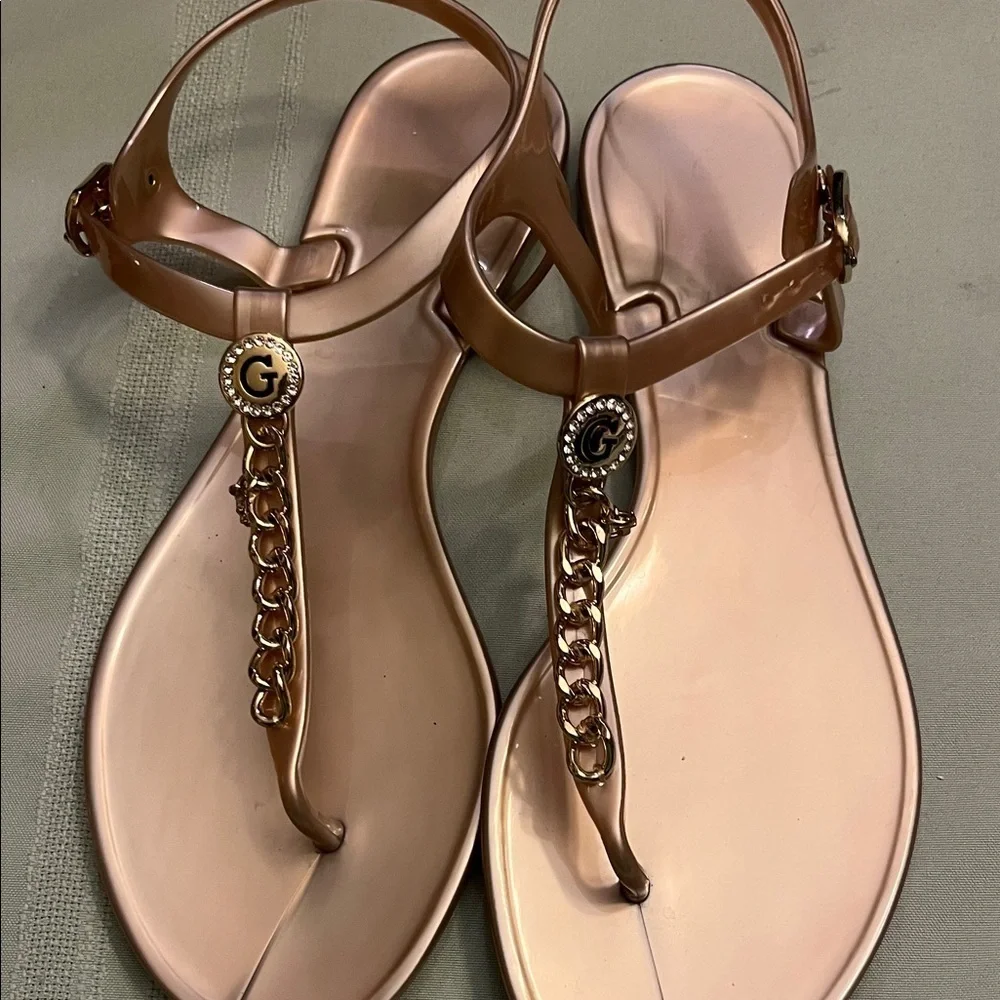 Guess Gold Chain Accent  sandals size 8